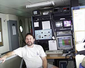 Alvin pilot Bob Waters keeps track of Alvin from the Top Lab. 