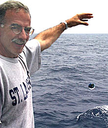 Mike Perfit sends one of Josh Simpson’s planets to the seafloor before we leave the 3&deg;20’N area. 