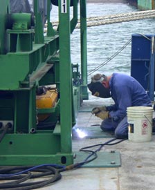  Welding the MR1 deployment frame onto the stern of R/V Roger Revelle.  