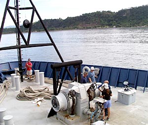Dropping the anchor outside Puerto Ayora. 