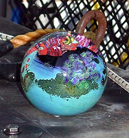 Today&rsquo;s Alvin crew placed a hand-blown glass &ldquo;planet&rdquo; made by artist 