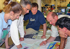 Scientists gathered tonight to discuss tomorrow�s dive plan, which will focus on exploring for hydrothermal vents east of Rosebud. 