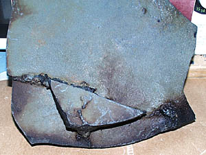 The underside of this piece of layered sheet flow looks almost like a paving stone that you’d have in your garden. The piece is about 25 centimeters across. Look at the next slide for more information on how these flat ledges form in seafloor lava.