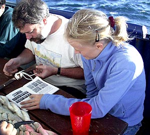  Alberto Saal and Jenny Engels learn how to tie a ‘Monkeys Fist’ knot. This knot can be used to weigh down the end of ropes, though is more commonly used as a decorative knot. 