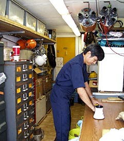  Steve Tottori prepares the MR1 van for shipping. 